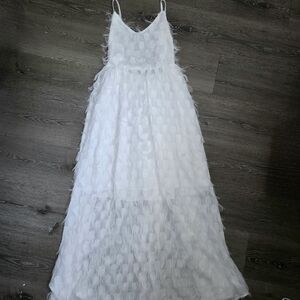 Chic White Feathered Dress Size L